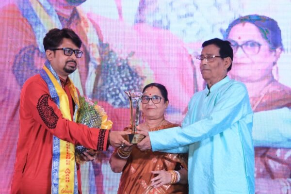 Anupam Halder received 'Bengal Excellence Award 2024'