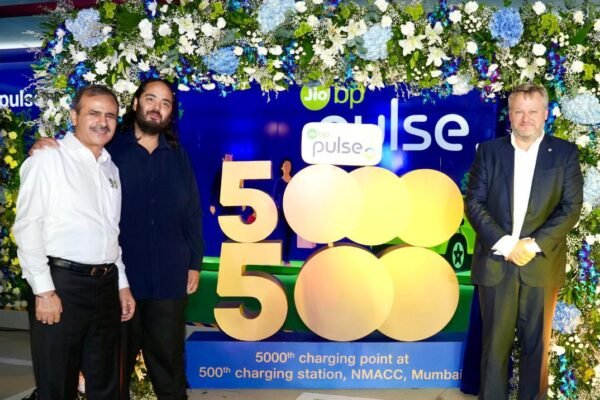 Jio-bp pulse completes installation of 5,000 charging points across 500 charging stations