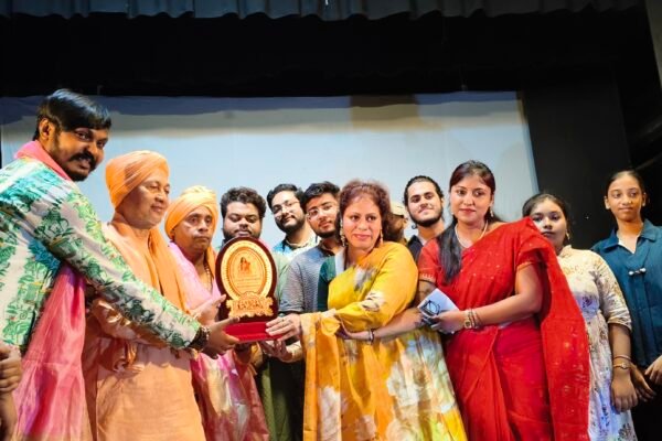 Manmathapur Pranab Mandir, a rural service center of Bharat Sevashram Sangha, presented a unique cultural program at Yogesh Mime Academy, Kolkata Manmathpur Pranab Mandir, a rural service center of Bharat Sevashram Sangha, presented a unique cultural program at Yogesh Maim Academy, Kolkata