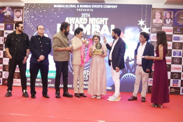 Kolkata girl Suparna Kumar wins 3 crowns in Mumbai and Dubai