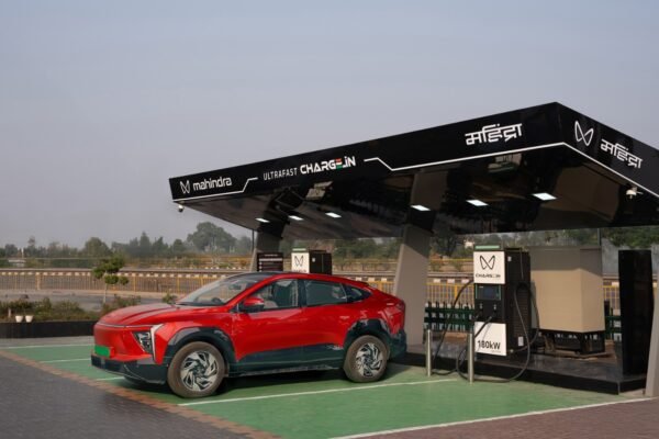 Mahindra Charge_IN inaugurates 180 kW ultra-fast charging network; Commits to set up 1000 charging points by end of 2027