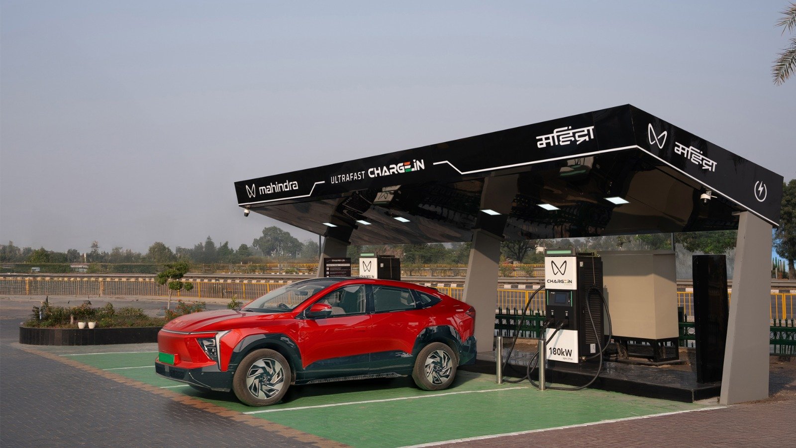 Mahindra Charge_IN inaugurates 180 kW ultra-fast charging network; Commits to set up 1000 charging points by end of 2027
