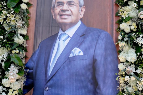 The Hinduja Family & Friends Hold a Prayer Meeting for GP Hinduja