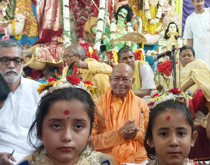 Kumari Puja was held at the 'Dakshineshwar Ramakrishna Sangha Adyapithe' on Friday morning