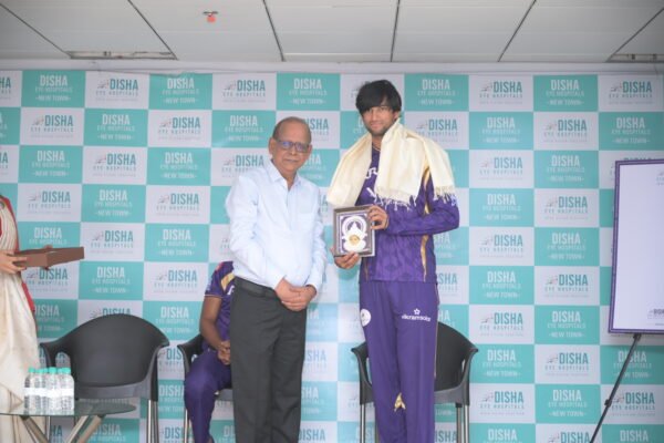 Kolkata Knight Riders Cricketers Visit Disha Eye Hospitals In New Town